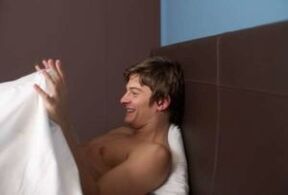 Ein Mann vergrößerte seinen Penis durch Massage